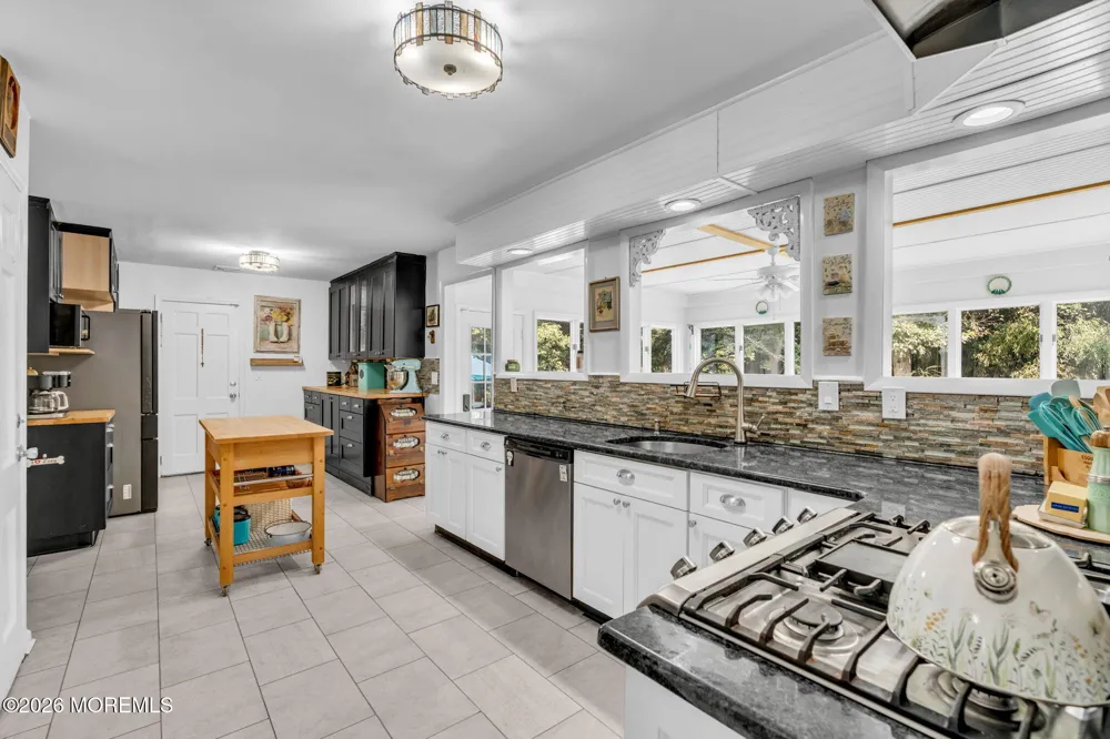 16 Millpond Lane Colts Neck, NJ 07722