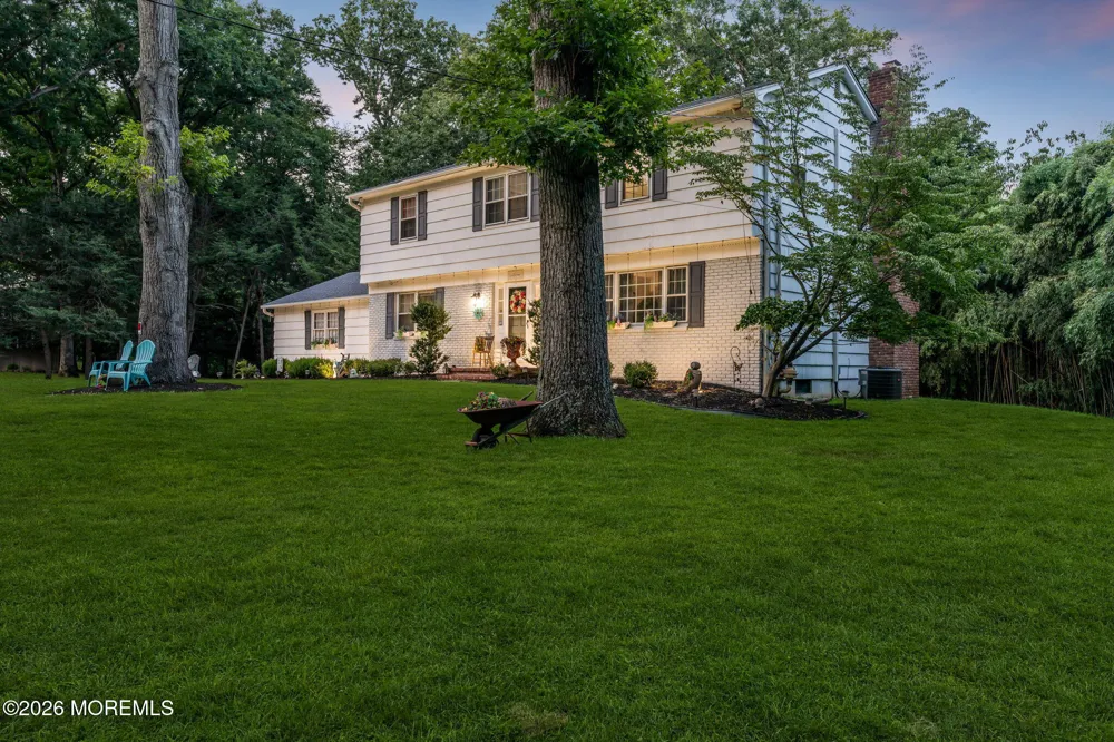 16 Millpond Lane Colts Neck, NJ 07722