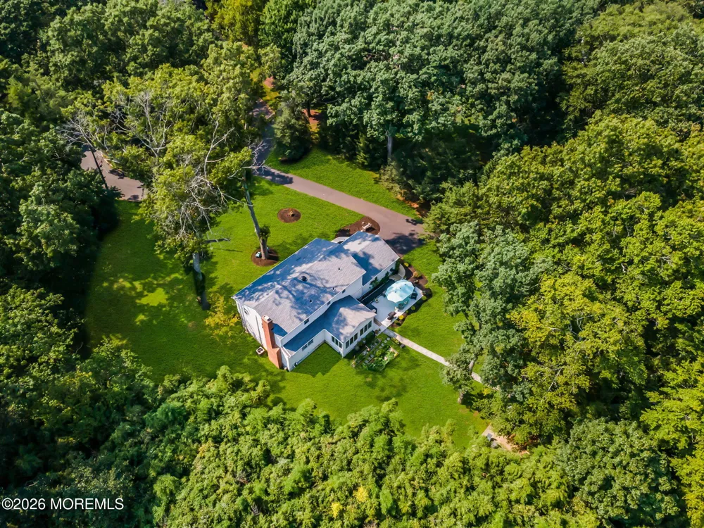 16 Millpond Lane Colts Neck, NJ 07722