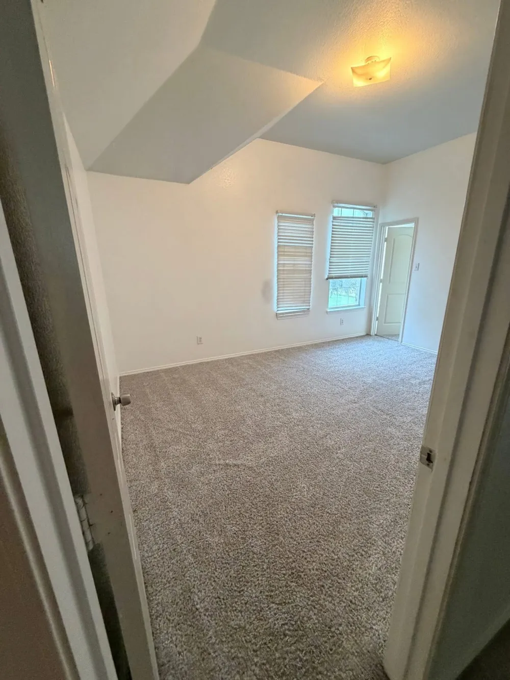 2003 Empire Court Heartland, TX 75126