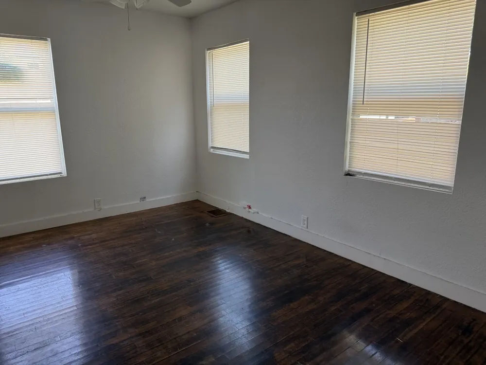 103 S Walnut Street Lampasas, TX 76550