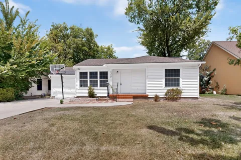 1317 Lakeside Drive