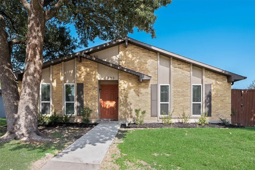 5903 Mimosa Lane Rowlett, TX 75089