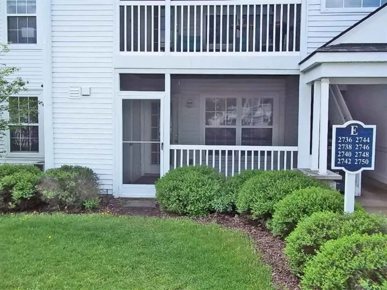 2736 S Knightsbridge Circle Ann Arbor, MI 48105