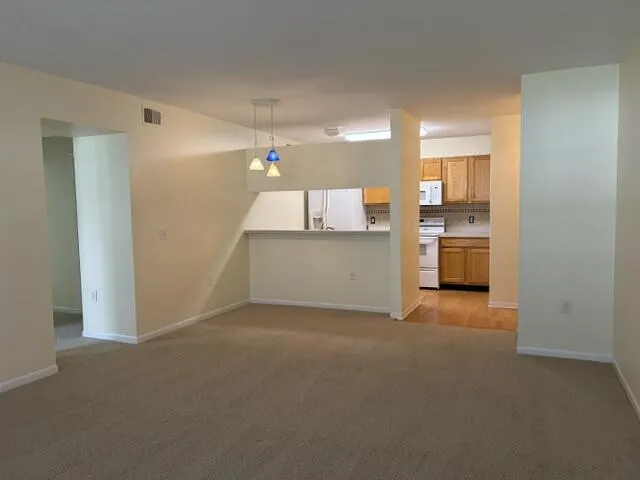 2736 S Knightsbridge Circle Ann Arbor, MI 48105