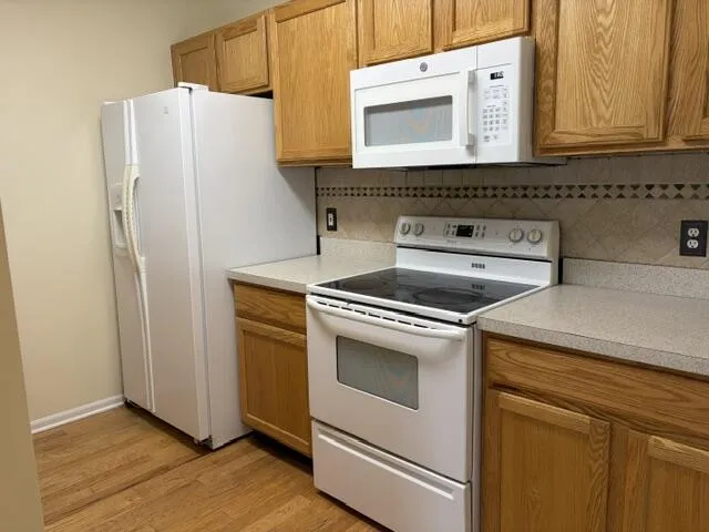 2736 S Knightsbridge Circle Ann Arbor, MI 48105