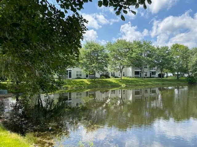 2736 S Knightsbridge Circle Ann Arbor, MI 48105