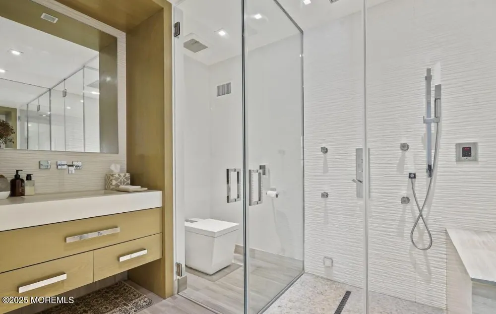 14 Kathy Street Kendall Park, NJ 08824