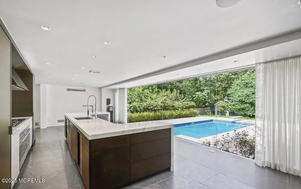 14 Kathy Street Kendall Park, NJ 08824