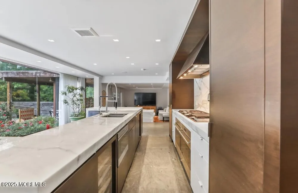 14 Kathy Street Kendall Park, NJ 08824
