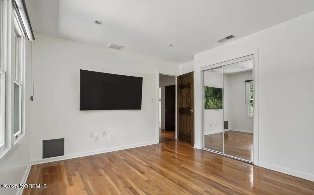 14 Kathy Street Kendall Park, NJ 08824
