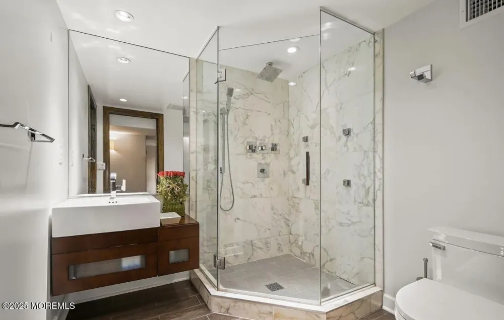 14 Kathy Street Kendall Park, NJ 08824