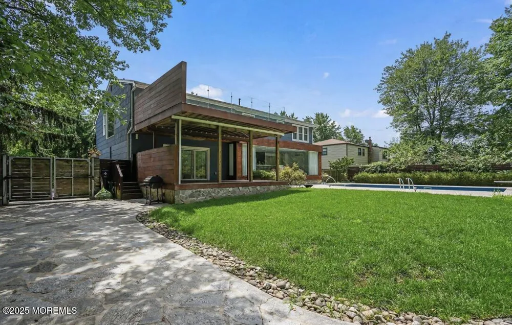 14 Kathy Street Kendall Park, NJ 08824