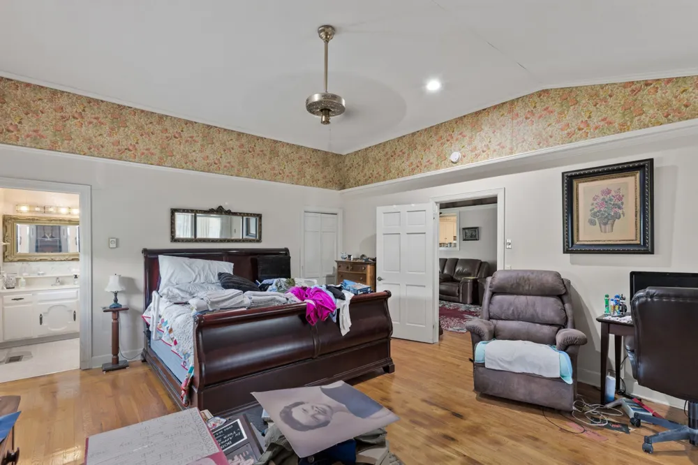 215 Shevel Dr Goodlettsville, TN 37072