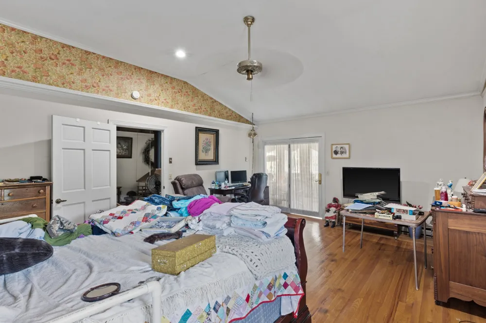 215 Shevel Dr Goodlettsville, TN 37072