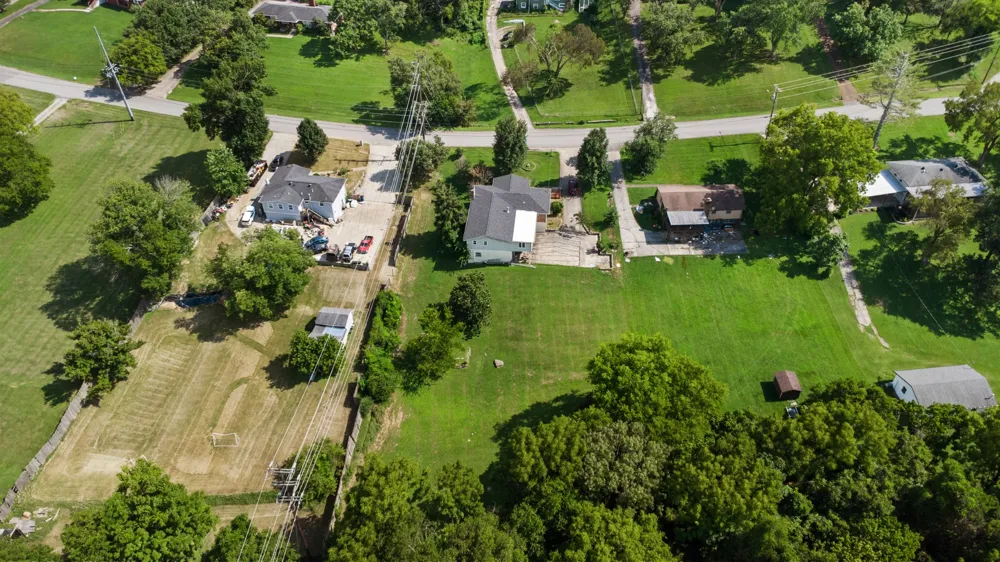 215 Shevel Dr Goodlettsville, TN 37072