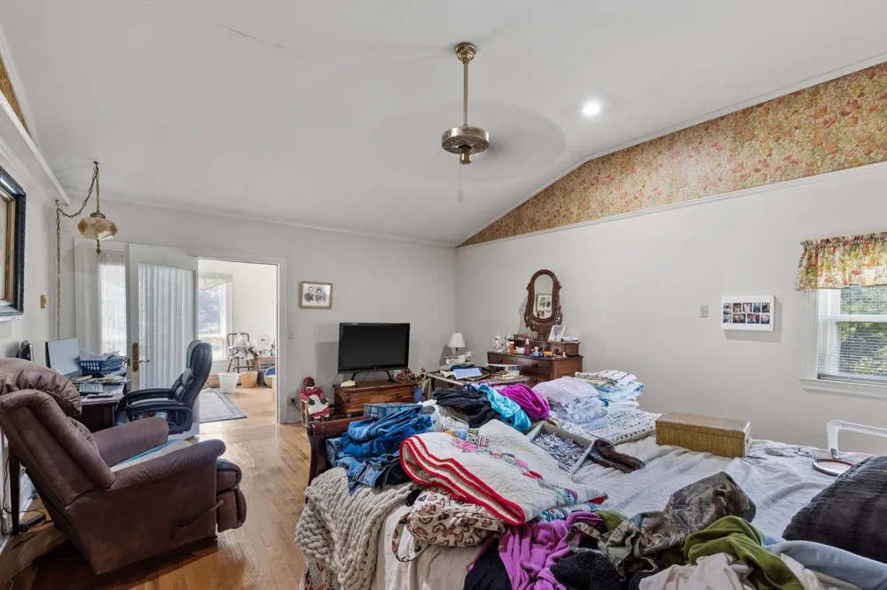 215 Shevel Dr Goodlettsville, TN 37072