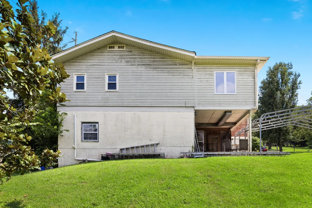 215 Shevel Dr Goodlettsville, TN 37072