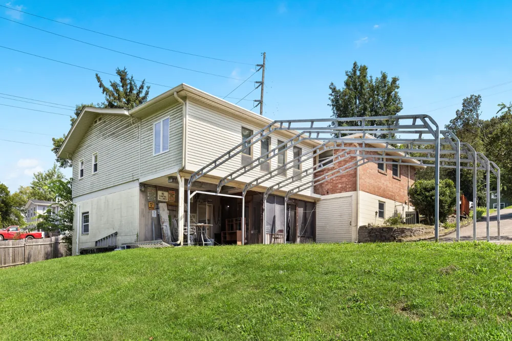 215 Shevel Dr Goodlettsville, TN 37072