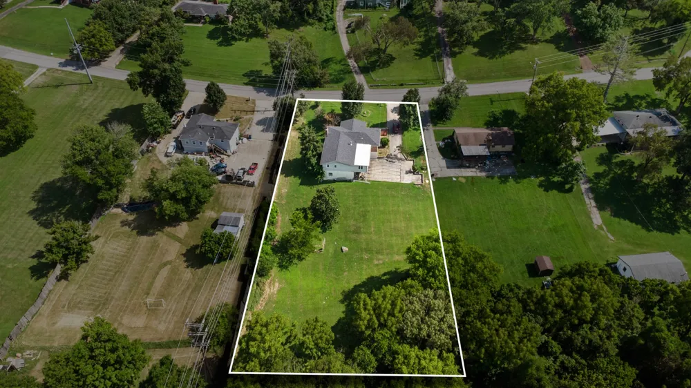 215 Shevel Dr Goodlettsville, TN 37072