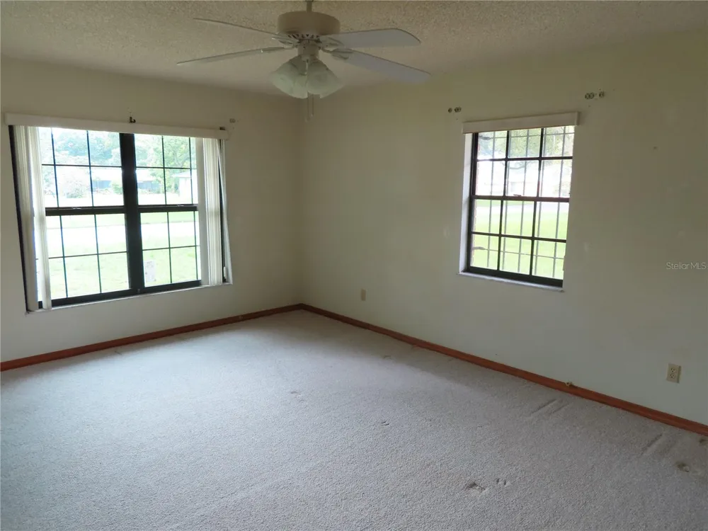 2016 AMESBURY DRIVE Auburndale, FL 33823