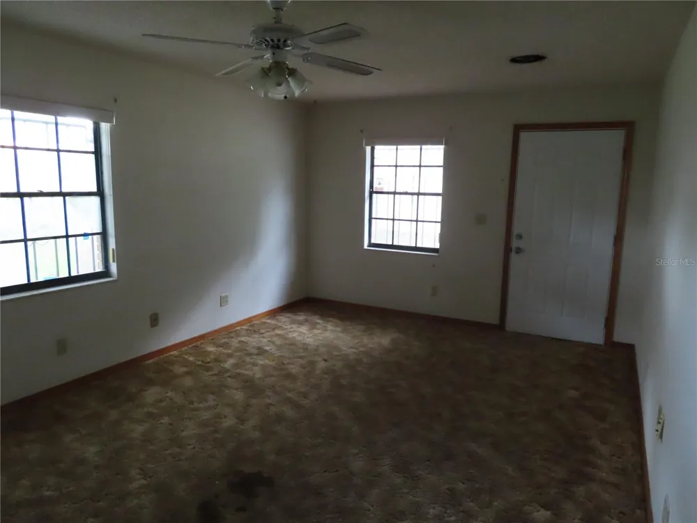 2016 AMESBURY DRIVE Auburndale, FL 33823