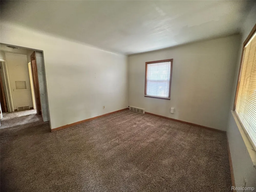 19150 Glenmore Redford Charter Township, MI 48240