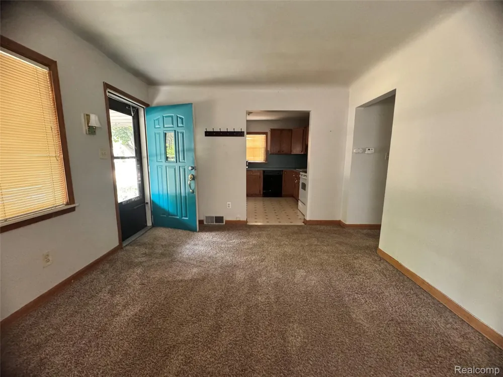 19150 Glenmore Redford Charter Township, MI 48240