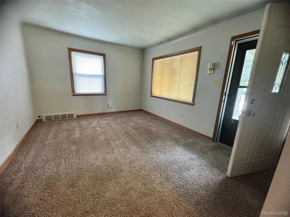 19150 Glenmore Redford Charter Township, MI 48240