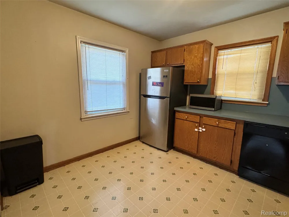 19150 Glenmore Redford Charter Township, MI 48240