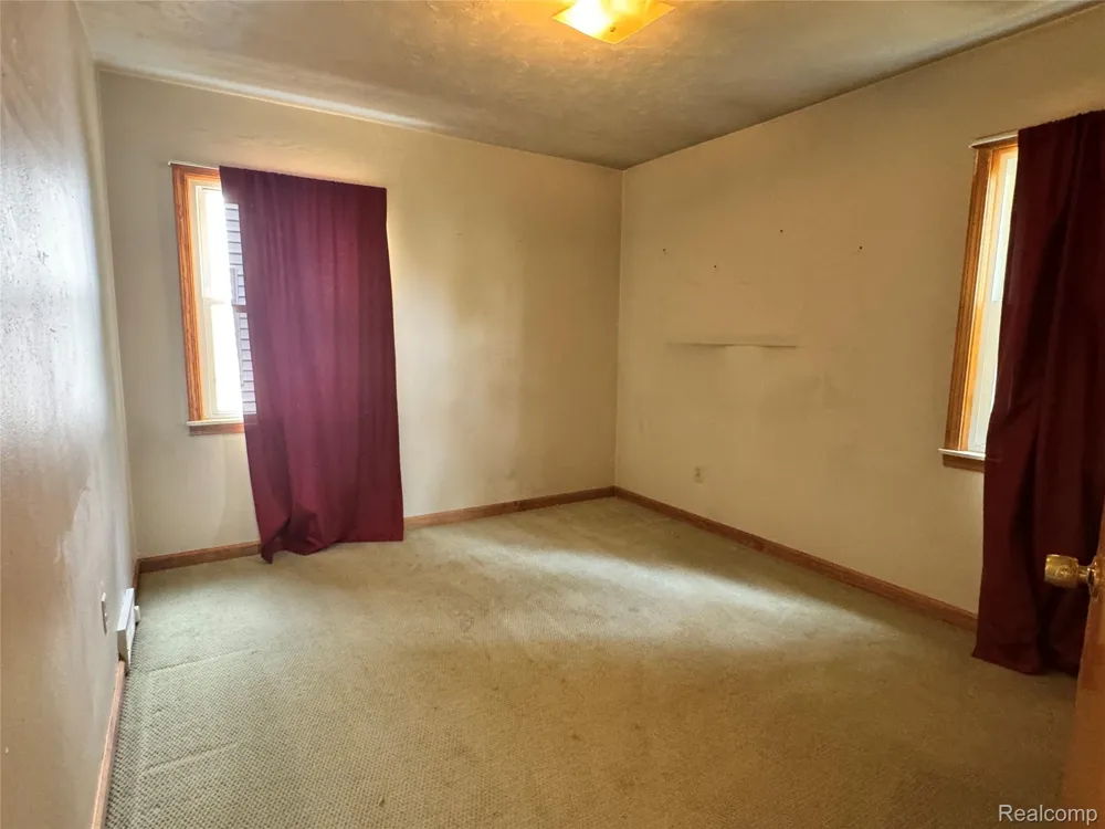 19150 Glenmore Redford Charter Township, MI 48240