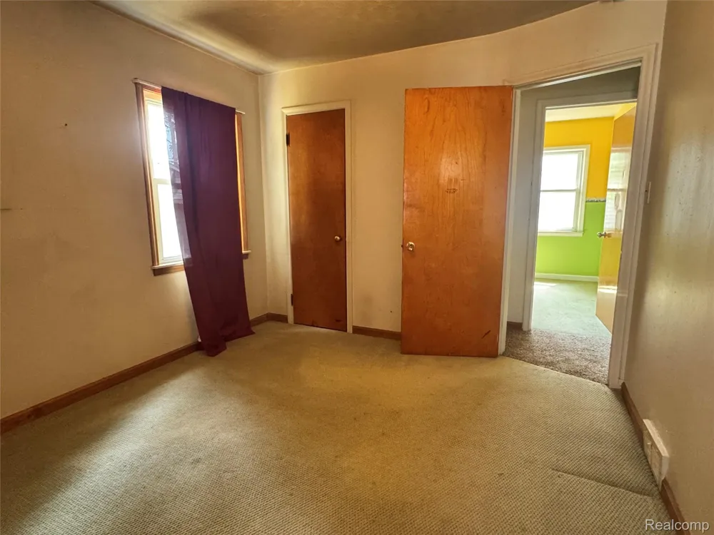 19150 Glenmore Redford Charter Township, MI 48240