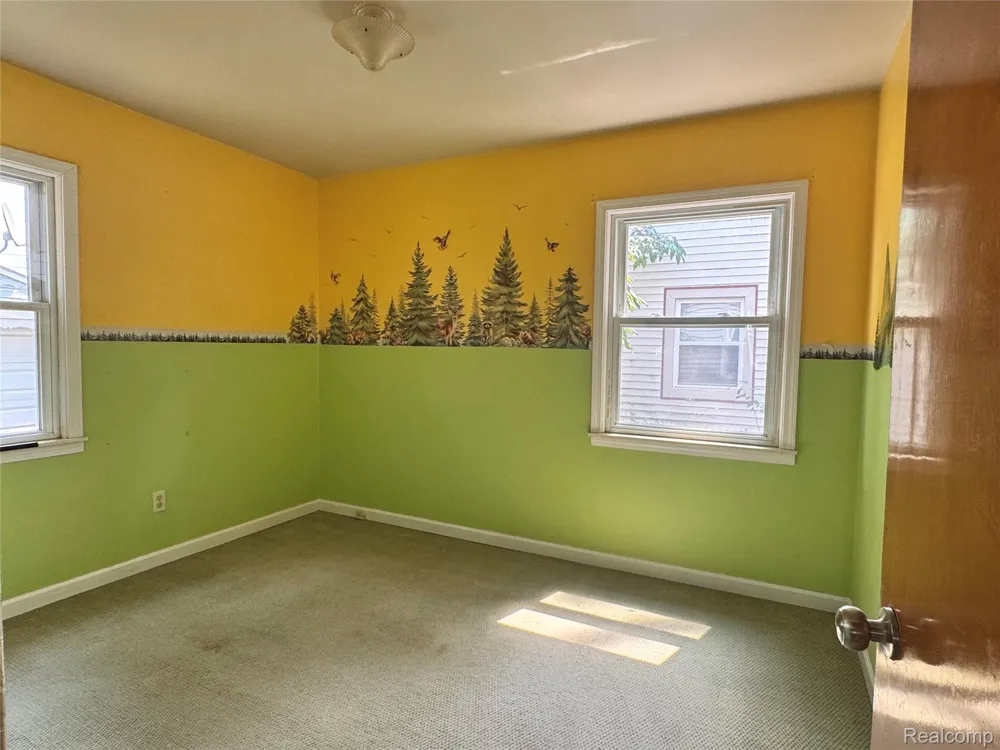19150 Glenmore Redford Charter Township, MI 48240