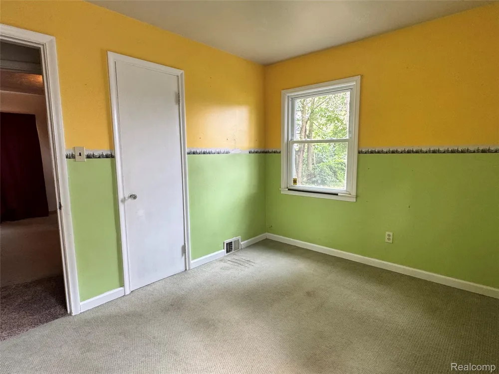 19150 Glenmore Redford Charter Township, MI 48240
