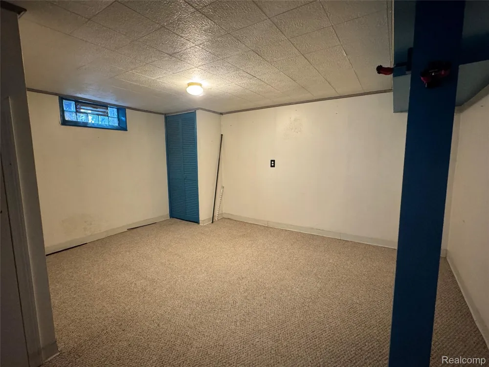 19150 Glenmore Redford Charter Township, MI 48240