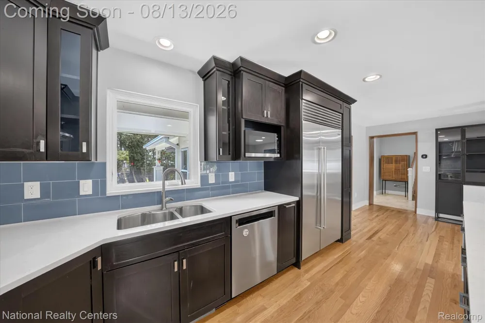 1419 Carol Avenue Plymouth City, MI 48170