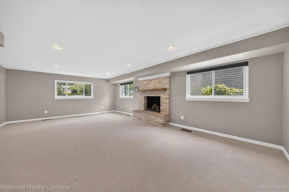 1419 Carol Avenue Plymouth City, MI 48170