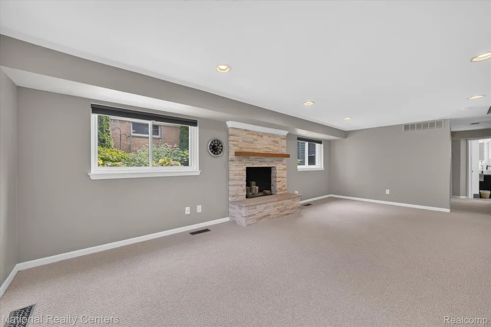 1419 Carol Avenue Plymouth City, MI 48170
