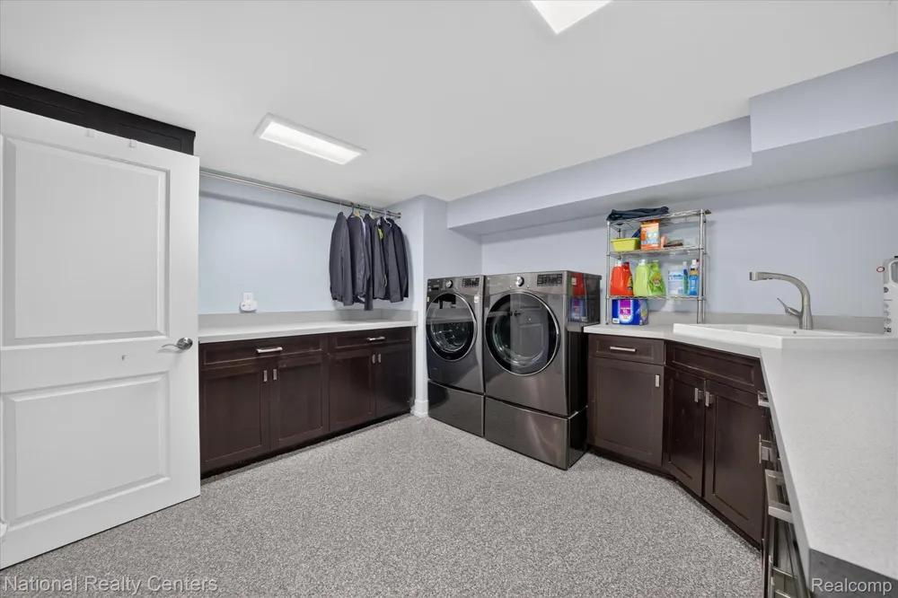 1419 Carol Avenue Plymouth City, MI 48170