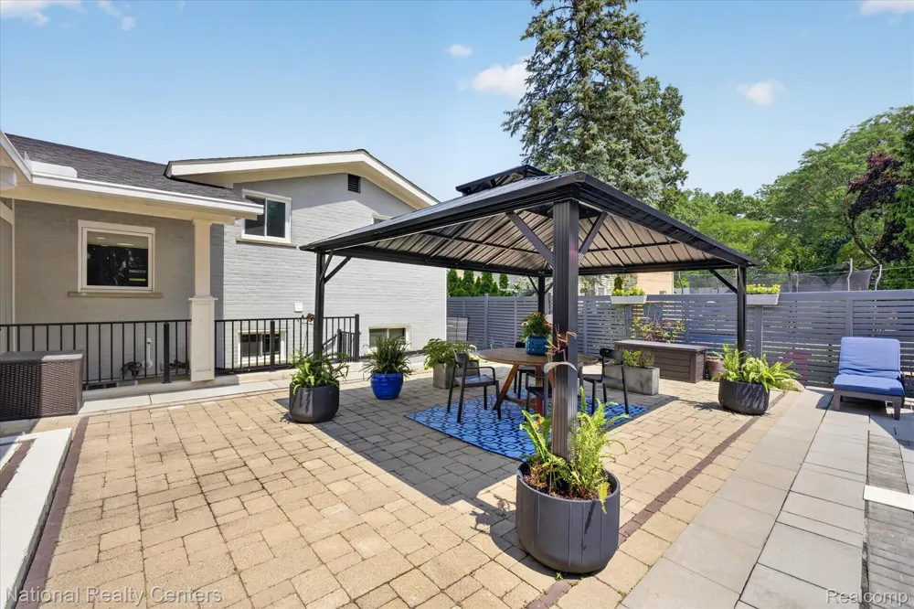 1419 Carol Avenue Plymouth City, MI 48170
