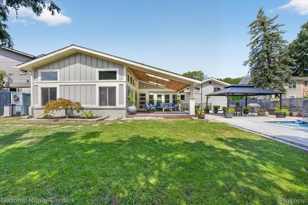 1419 Carol Avenue Plymouth City, MI 48170