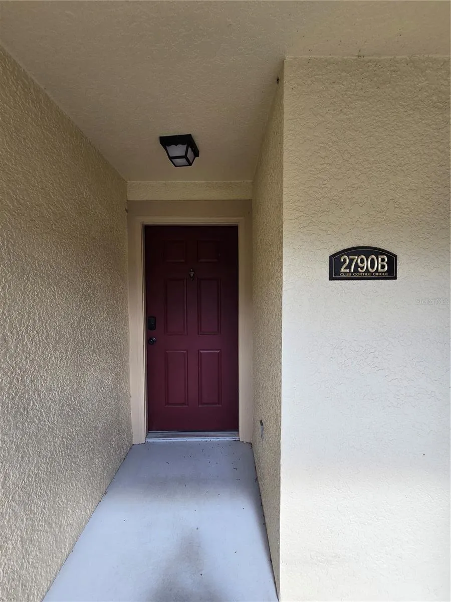 2790 CLUB CORTILE CIRCLE #B Kissimmee, FL 34746