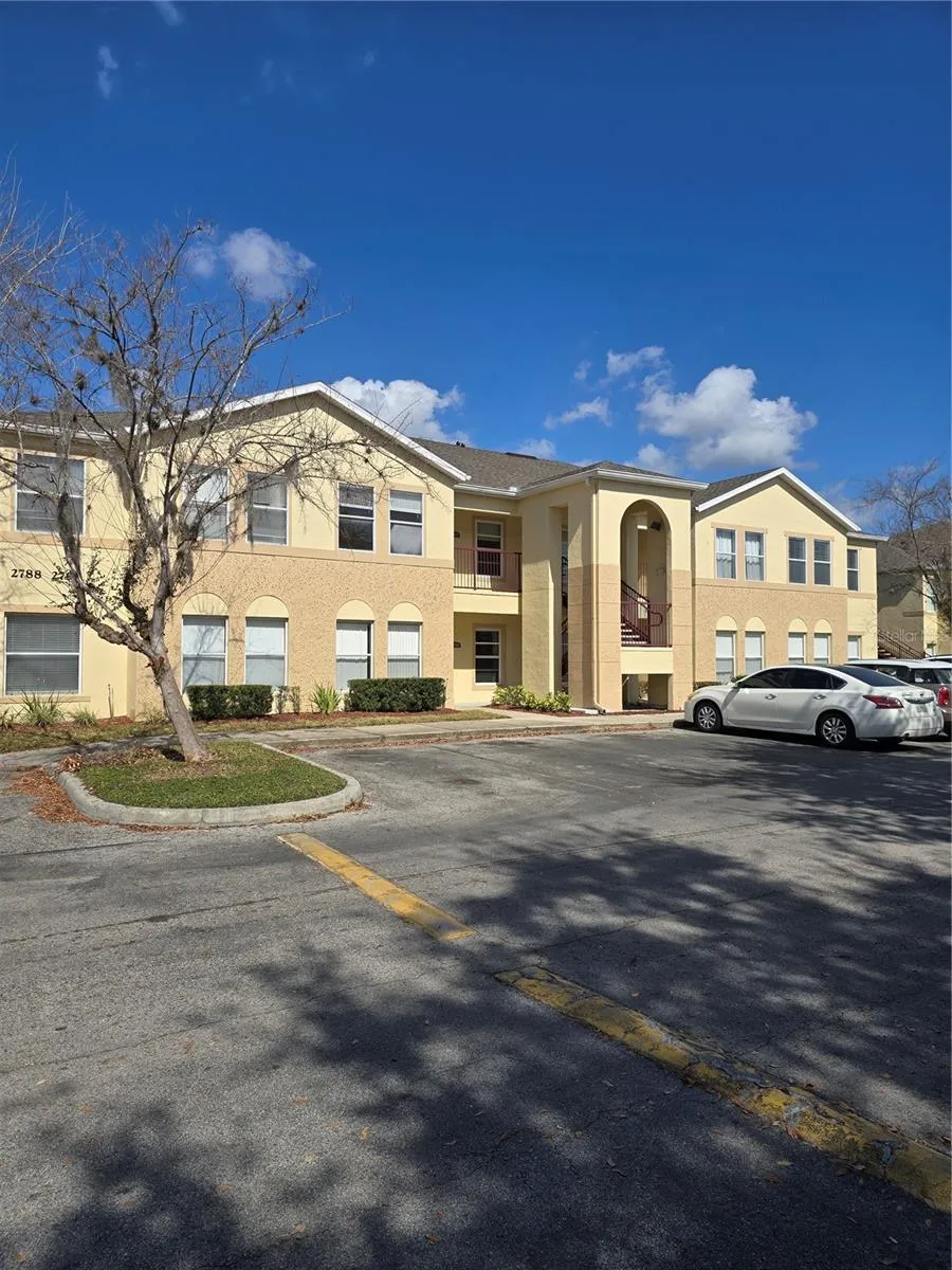 2790 CLUB CORTILE CIRCLE #B Kissimmee, FL 34746