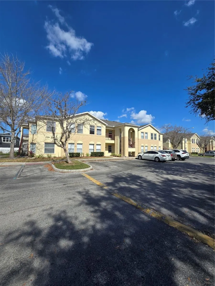 2790 CLUB CORTILE CIRCLE #B Kissimmee, FL 34746