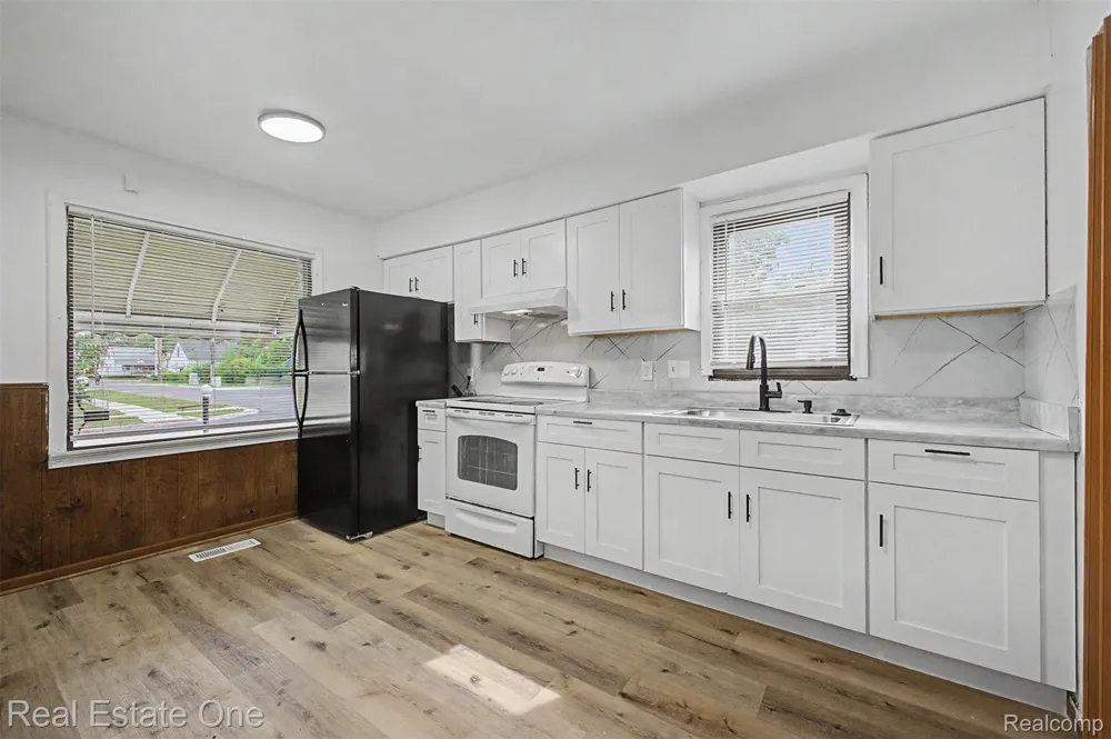 26809 Dartmouth Street Inkster City, MI 48141