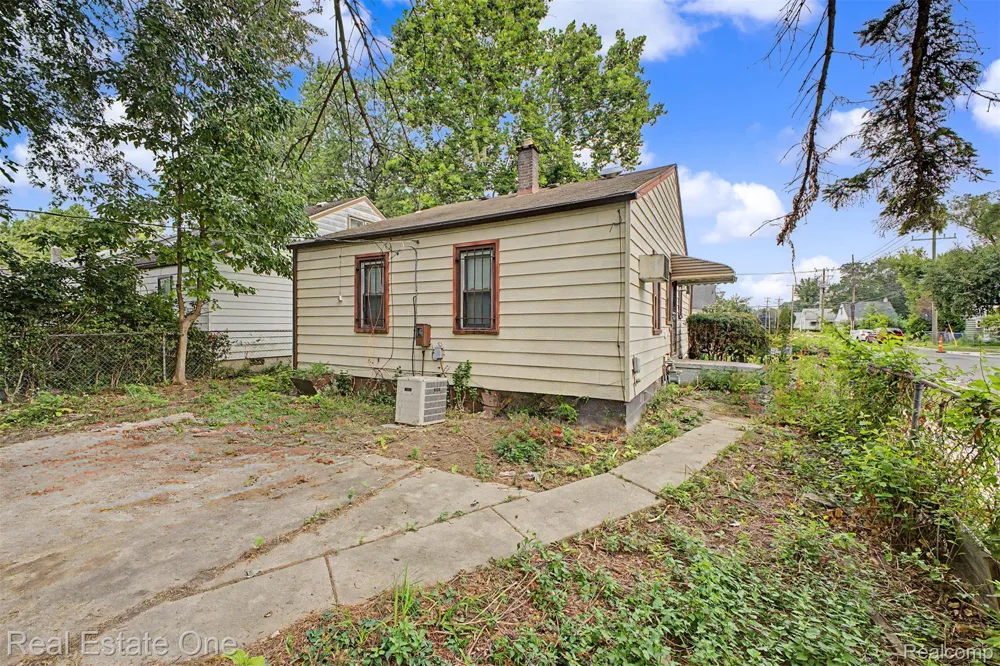 26809 Dartmouth Street Inkster City, MI 48141