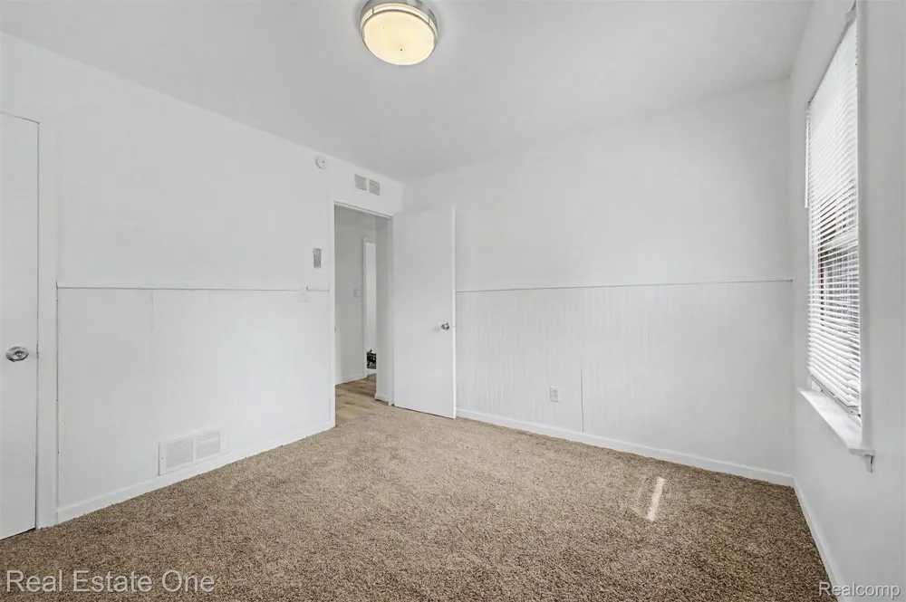 26809 Dartmouth Street Inkster City, MI 48141