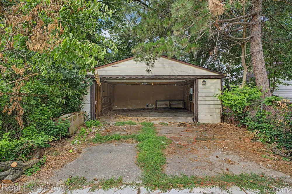 26809 Dartmouth Street Inkster City, MI 48141