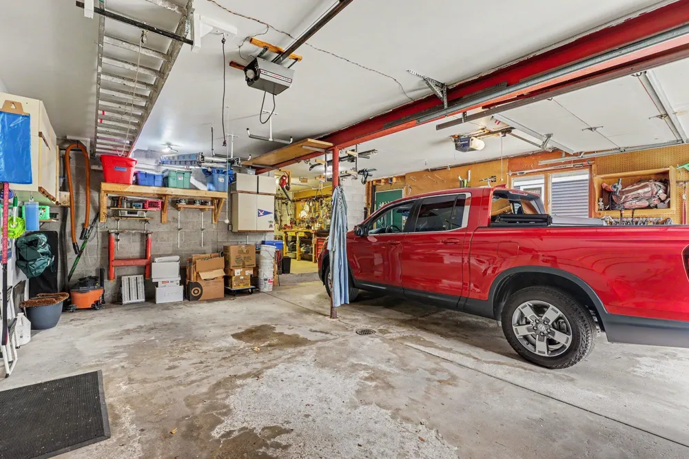 2335 Bluffton Avenue Muskegon City, MI 49441