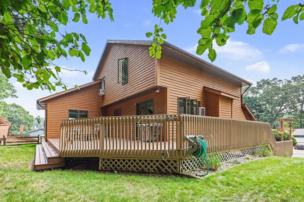2335 Bluffton Avenue Muskegon City, MI 49441